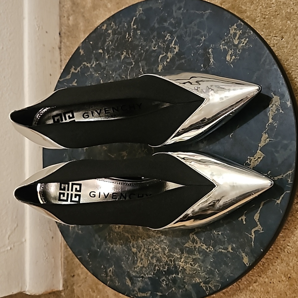 Givenchy Women's Show Stretch Metallic Pumps
